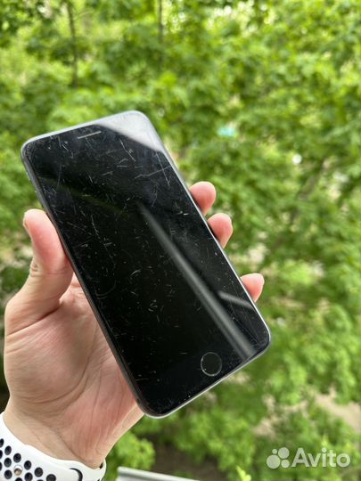 iPhone 8 Plus, 64 ГБ