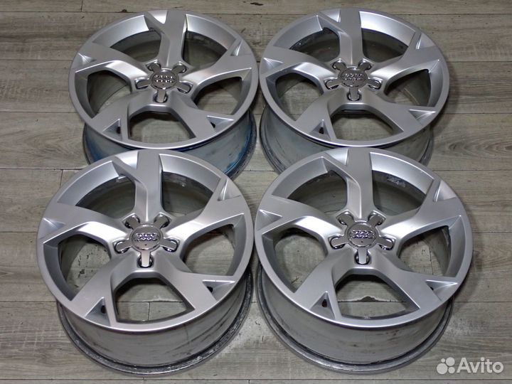 Комплект оригинальных R17 дисков Audi A6