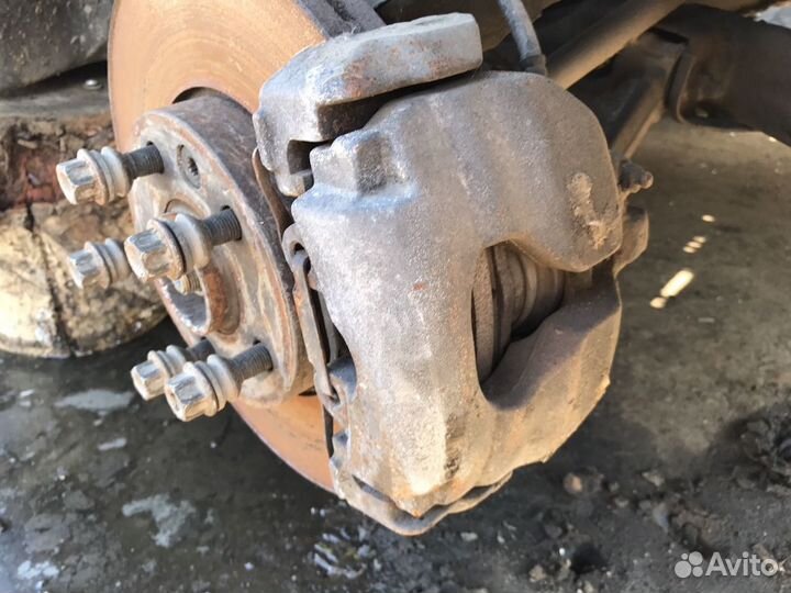 Фольксваген транспортёр т5 тормозные Суппорта