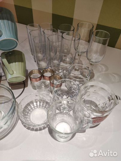 Стеклянные бокалы, рюмки, фужеры, стаканы, кружки