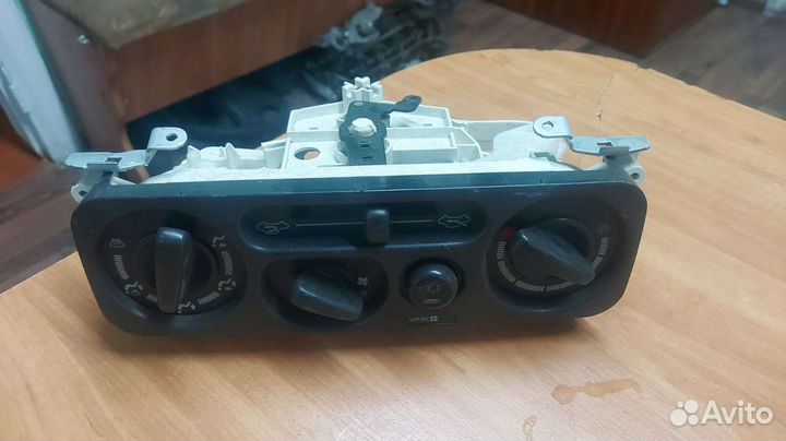 Mitsubishi pajero sport 1 блок управления климатом