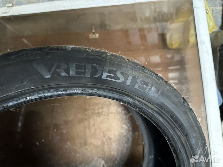 Continental ExtremeContact DW 235/40 R19