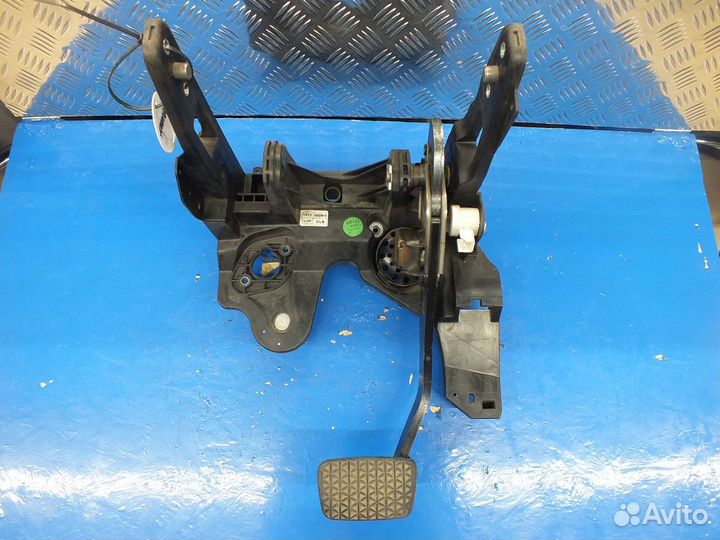 Педаль тормоза Chevrolet Cruze (J300) I (2008–2014