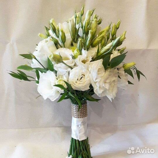 Букет невесты с эустомой белой