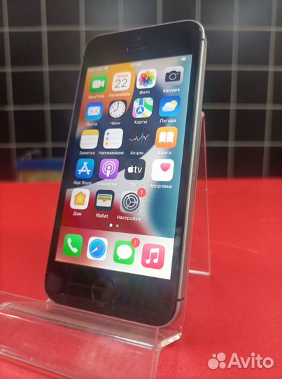 iPhone SE, 32 ГБ