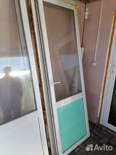 Двери пластиковые бу. 2 шт. 75х205 по коробке