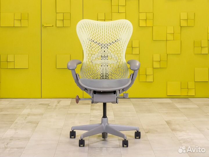 Кресло руководителя Herman Miller Mirra США