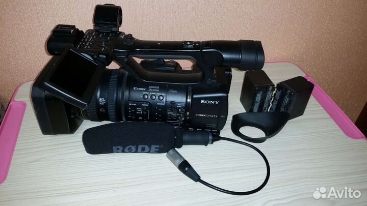 Профессиональная видео камера Sony HXR-NX5E