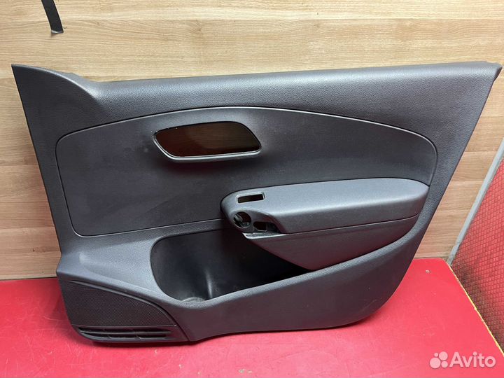 Обшивка двери передней Volkswagen Polo (6R1 Sed RU