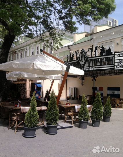 Большой зонт на боковой опоре для дачи 3х3 4х4