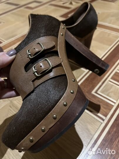 Винтажные батальоны, UGG