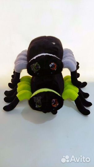 Прикольный паук улыбается