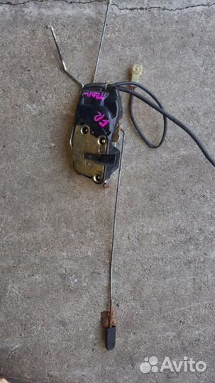 Замок двери передний правый Suzuki Escudo TD01W