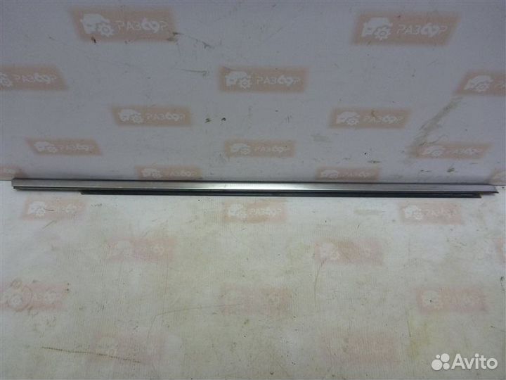 Уплотнитель стекла двери бархотка передний правый