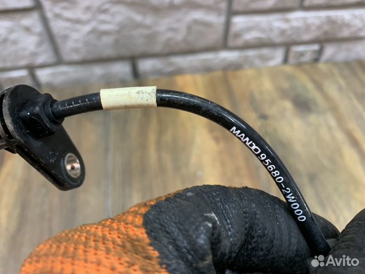 Kia Sorento 2 Датчик ABS задний левый и правый