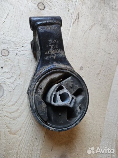 Опора (подушка) двигателя Chevrolet Cruze 1.6