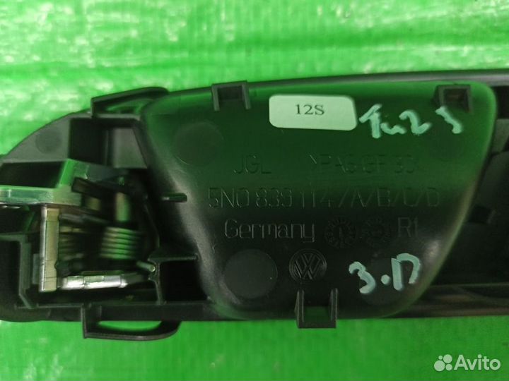 Ручка двери внутренняя прав. зад. Volkswagen Tigua