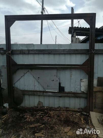 Ворота гаражные металлические