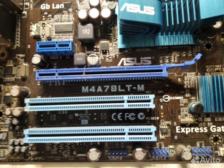 Материнская плата с процессором и памятью