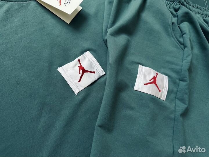Костюм Jordan футболка и шорты 52 размер