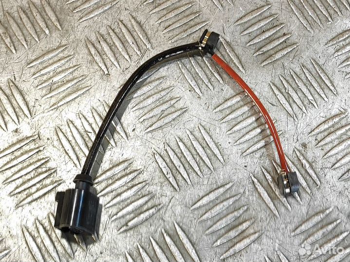 Датчик износа колодок Porsche Cayenne