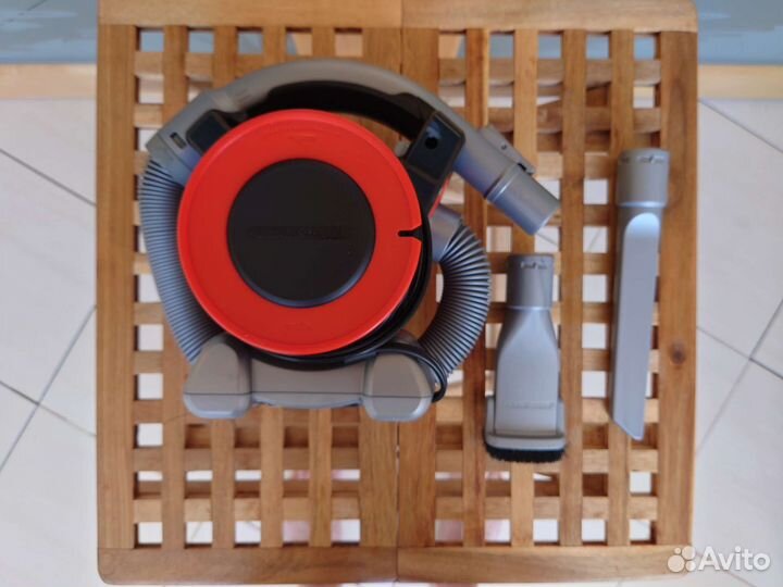 Автомобильный пылесос black&decker