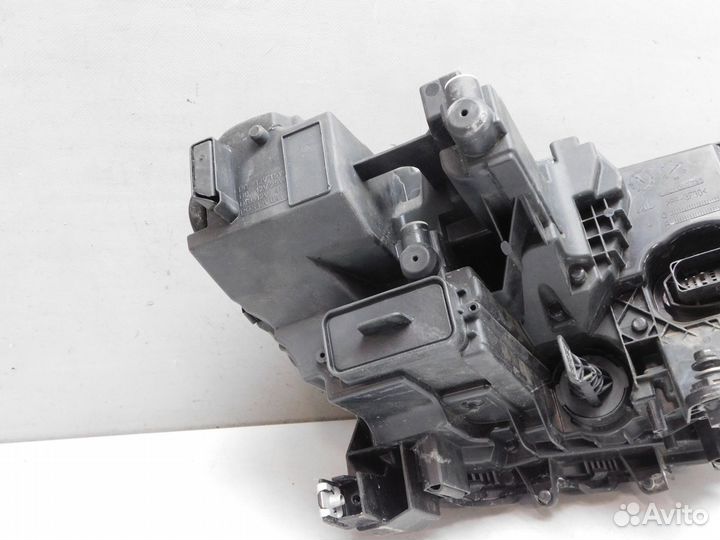 Фара левая Volkswagen Polo