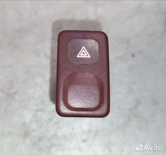 Кнопка аварийки на Kia Sportage I (JA, K00)