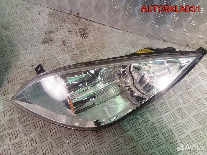 Фара левая правая Mitsubishi Colt Z3 8301A283