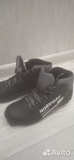 Лыжные ботинки