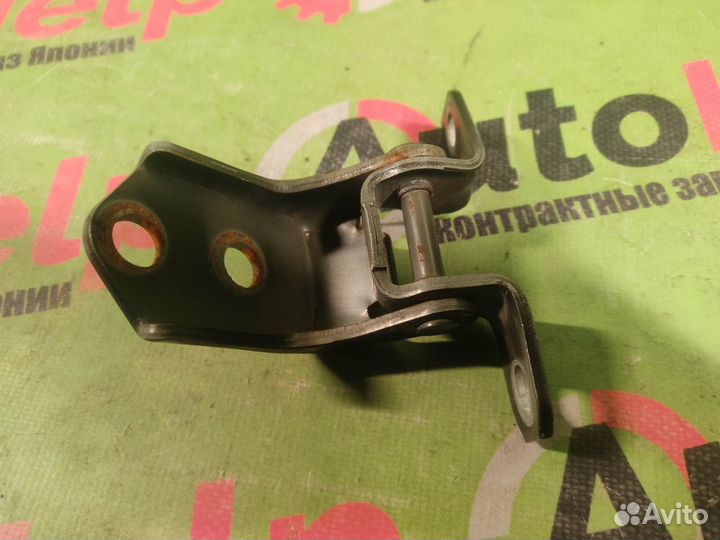 Петля двери mazda axela BL5FW перед право
