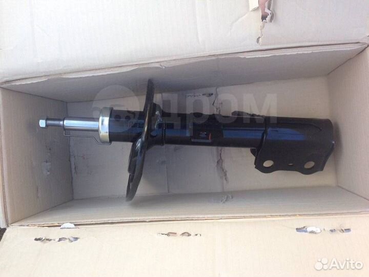 Стойка передняя правая Tokico B3326