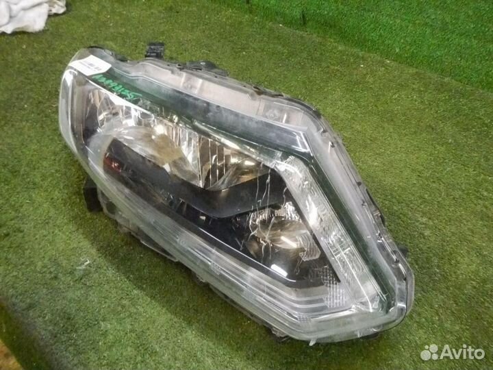 Фара правая Nissan X-Trail T32 (2013-2019) галоген