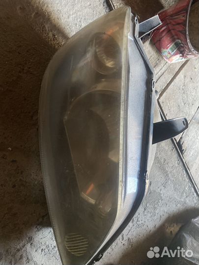 Фара левая