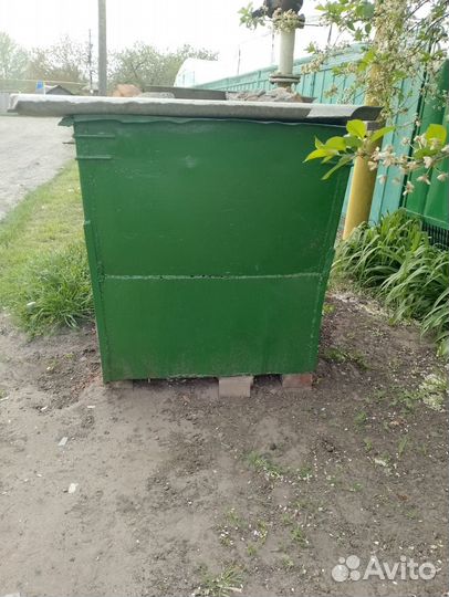 Контейнер для мусора и сыпучих материалов