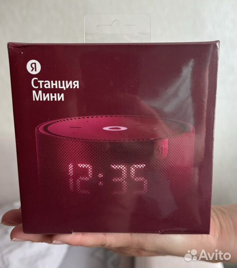 Яндекс Станция Мини с часами красный гранат