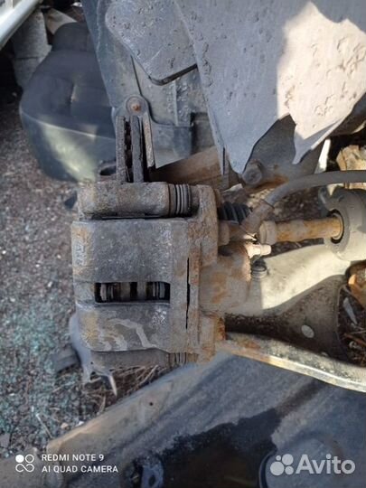 Суппорт передний правый Renault Sandero 1 Stepway