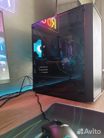 Игровой компьютер с монитором