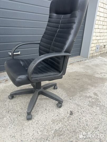 Компьютерное кресло