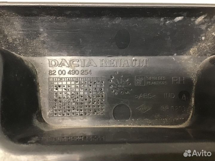 Накладка (кузов внутри) VAZ LADA Largus 2011