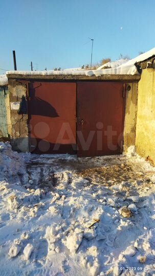 Гараж, > 30 м²