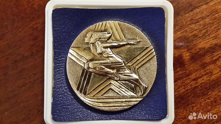 Медаль настольная