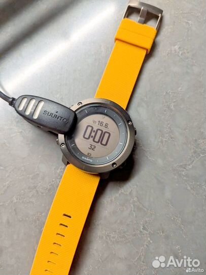 Часы suunto traverse