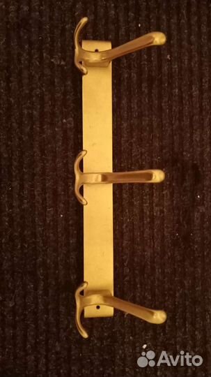 Вешалка для одежды настенная