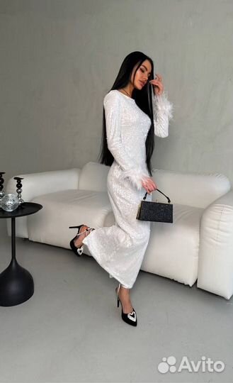 Эффектное платье в пайетки Balmain