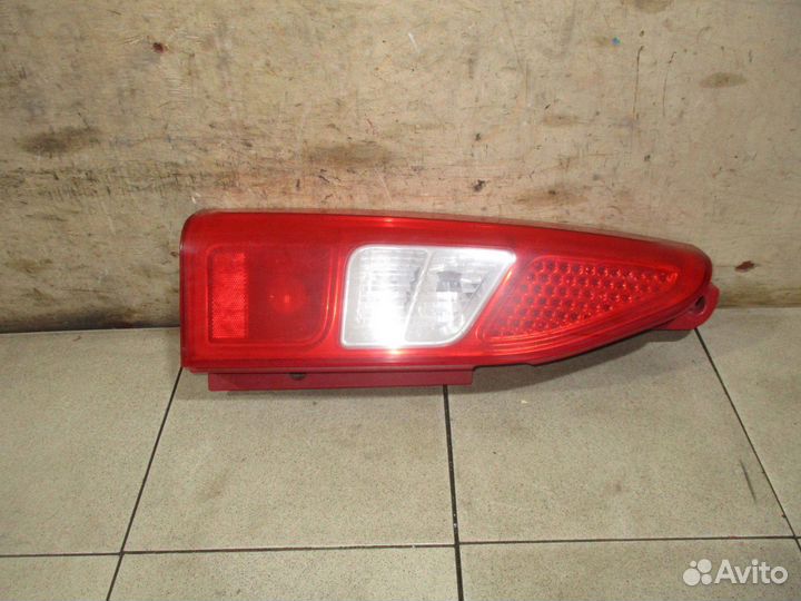 Фонарь задний левый Peugeot Partner 2