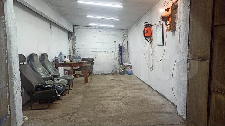 Гараж, > 30 м²