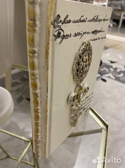 Интерьерная книга