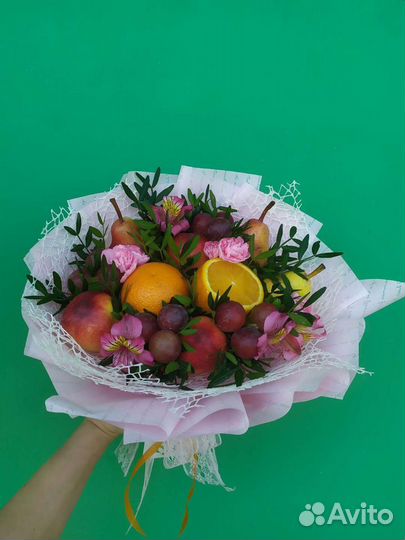 Композиции из фруктов