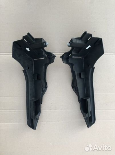 5JA867762A Держатель задней полки Skoda Rapid